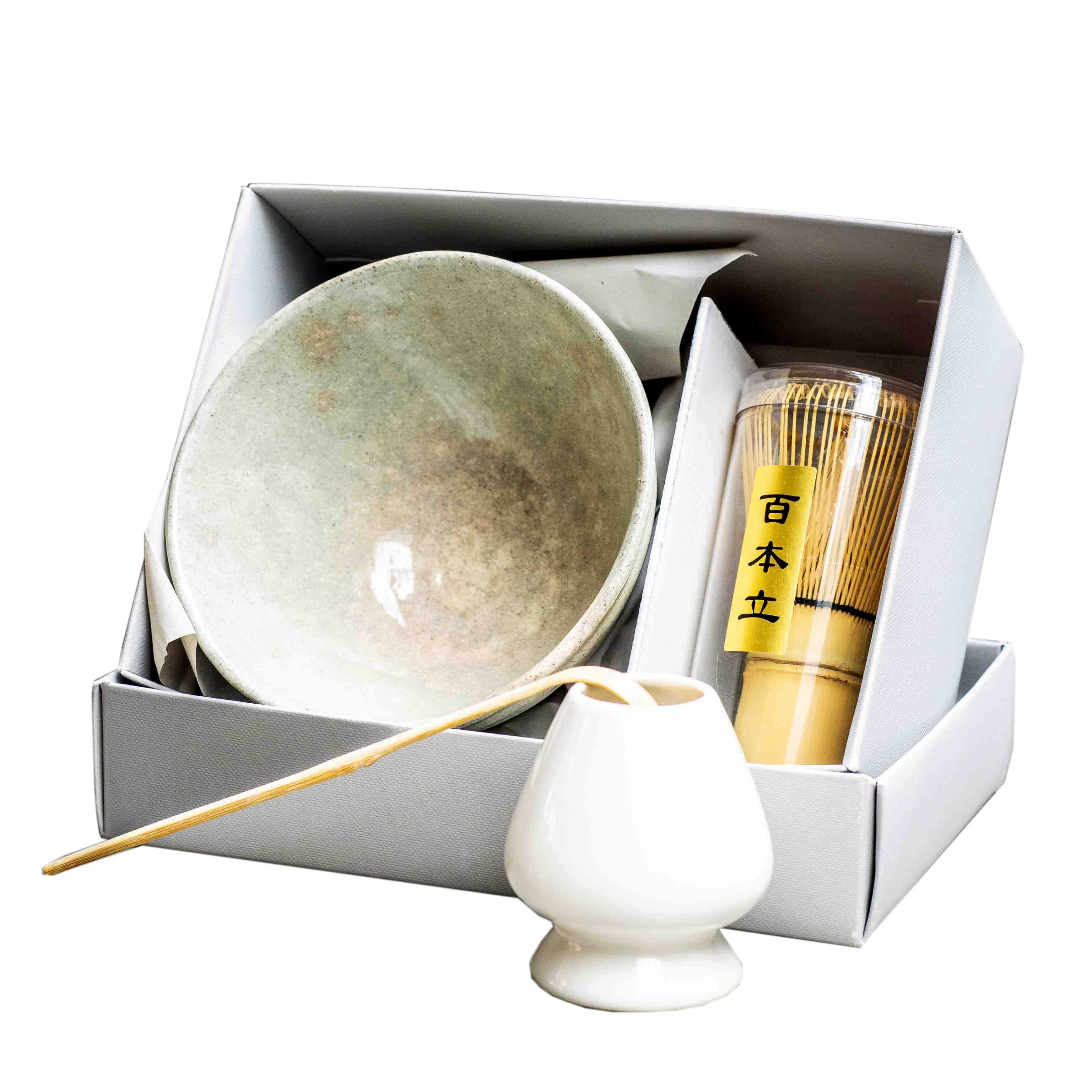 Matcha Set mit Schale, Bambusbesen, Löffel und Halter im Kar