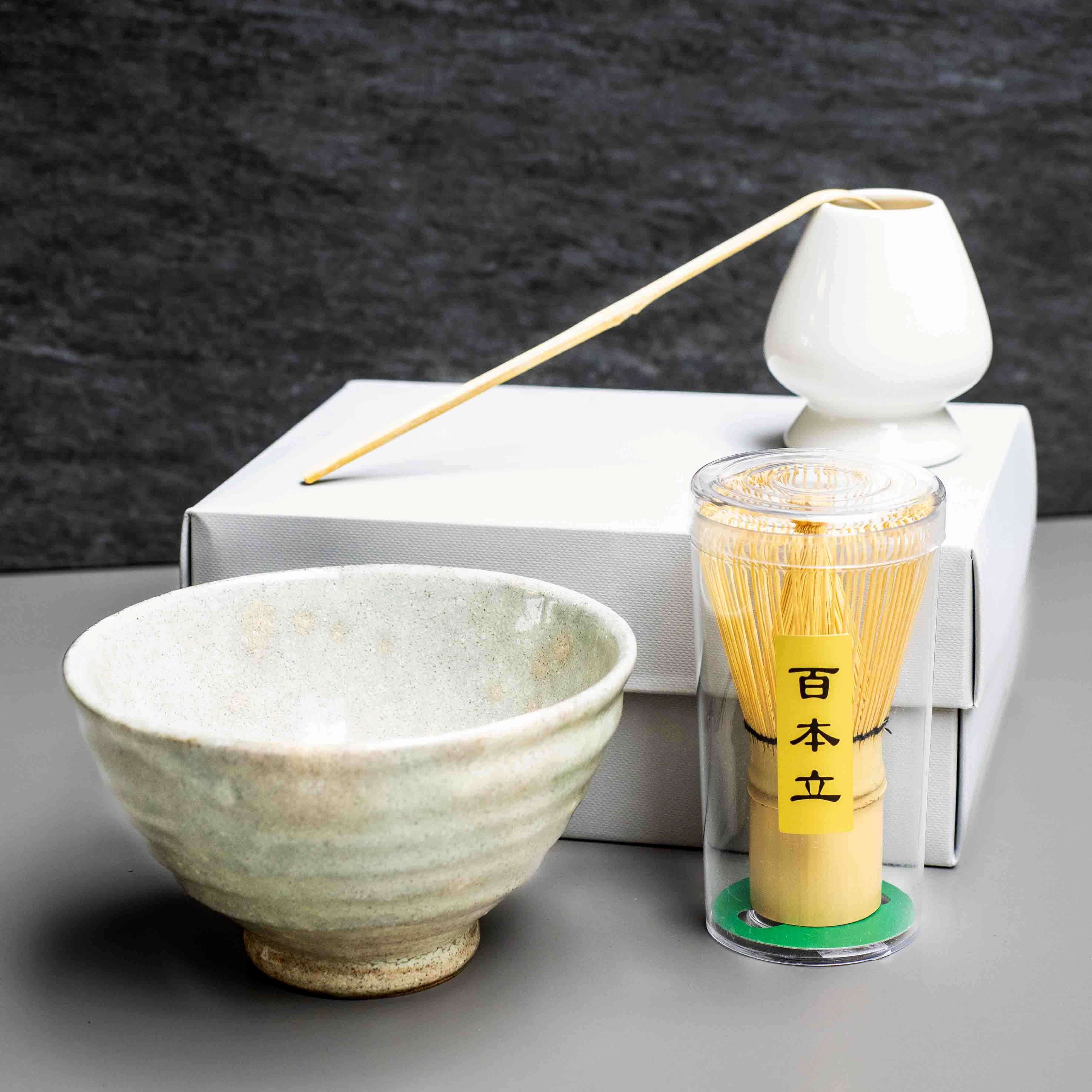 Matcha Set mit Teeschale, Bambusbesen, Löffel und Halter