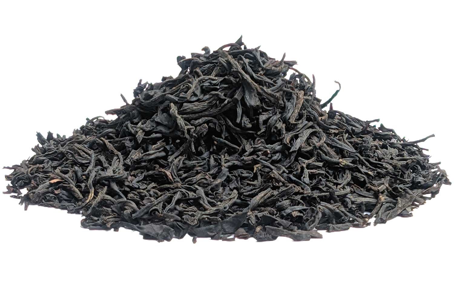 Loser China Kungtien Keemun Schwarztee mit feinen, dunkel gedrehten Blättern; edle Keemun-Aromatik mit Holz und zartem Kakao.