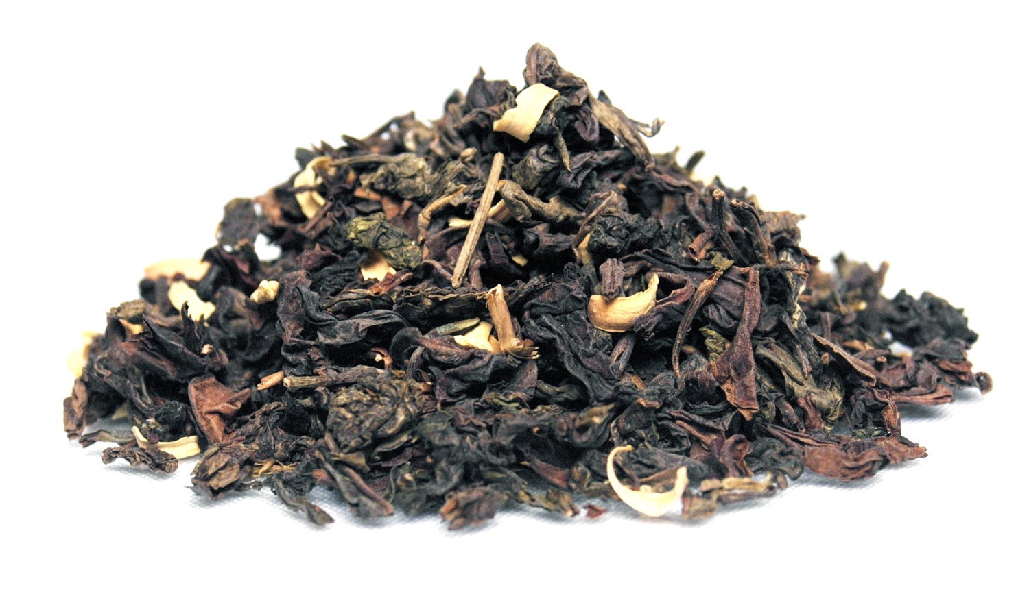 Nahaufnahme von losem Oolong-Tee mit Jasminblüten